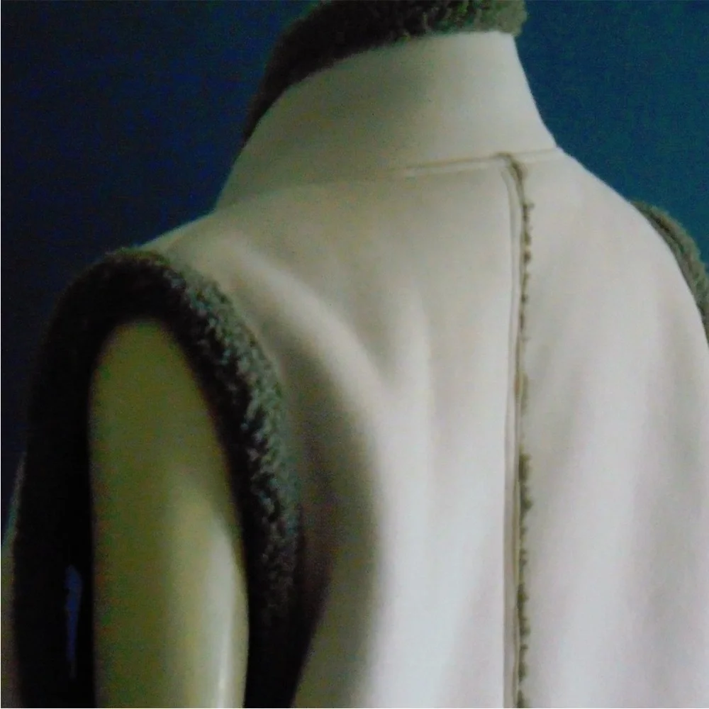 Anthropologie - Akemi + Kin Ivory Faux Suede Shearling Vest - One Size - Picture 10 of 11